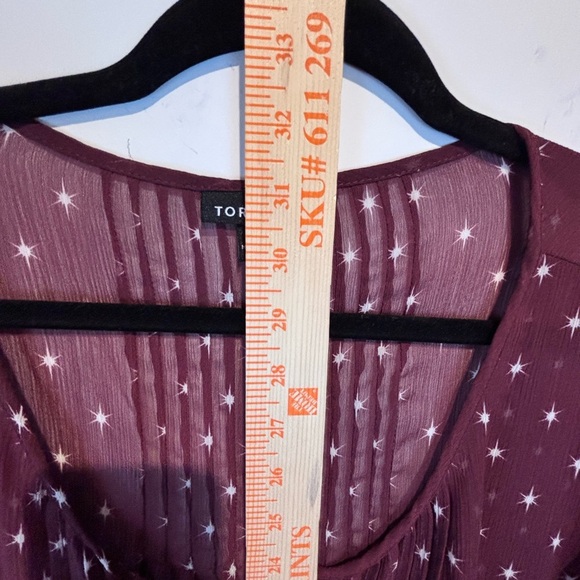 Torrid Size 2 Maroon Star Print Sheer Blouse • 100% Polyester - Picture 8 of 14